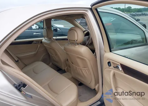 2004 Mercedes-Benz C 240 4Matic из США, поврежденный, VIN WDBRF81J14F450611